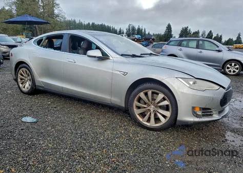 2016 Tesla Model S из США, поврежденный, VIN 5YJSA1E16GF126713